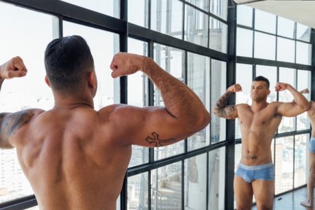 SAAM FREE_ naked star img