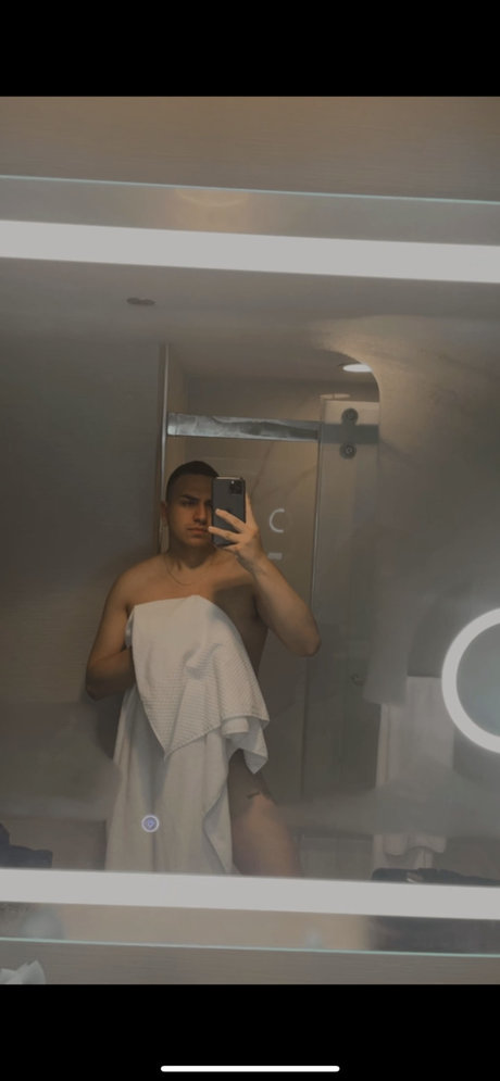 6R9 pornstar erotic photos