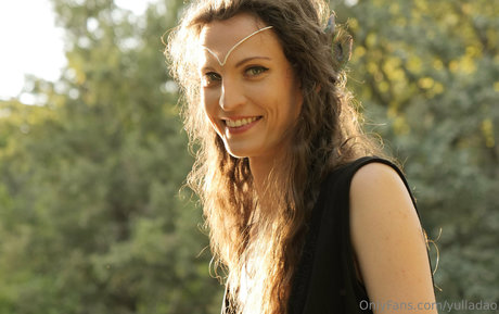 yulladao erotic actress galleries