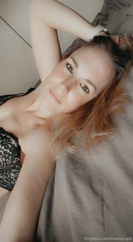 naomicuph sexy pornstar img