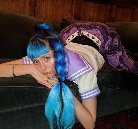 Ashnikko model sex pictures