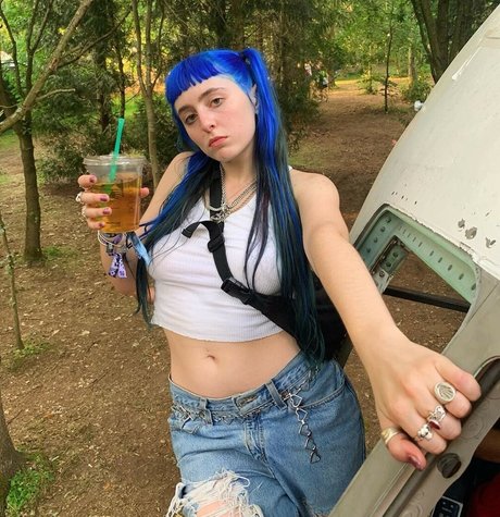 Ashnikko nice model images