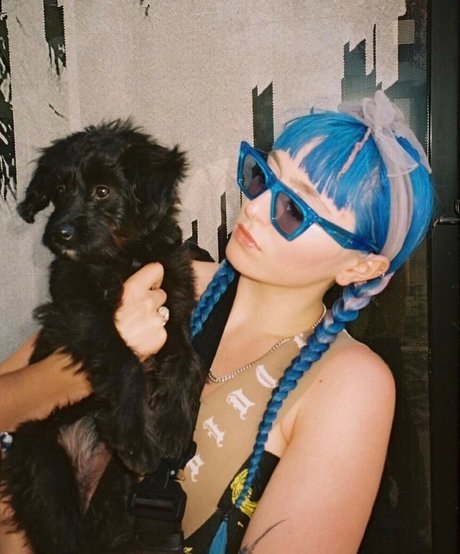 Ashnikko exclusive model img