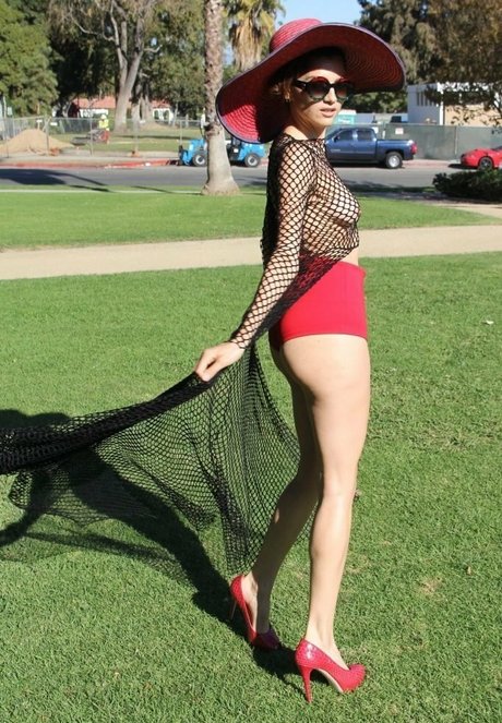 voyeur onlyfans art porn pic