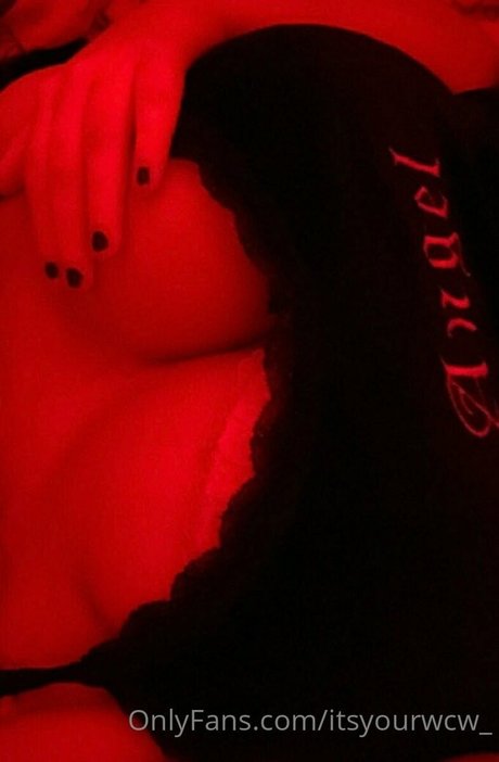 itsyourwcw_ model images