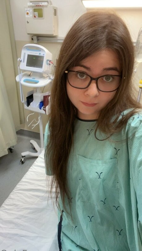 princesszoeymtf hd pornstar image