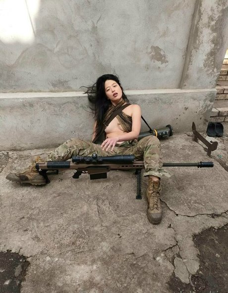 modeltechie adult model pic