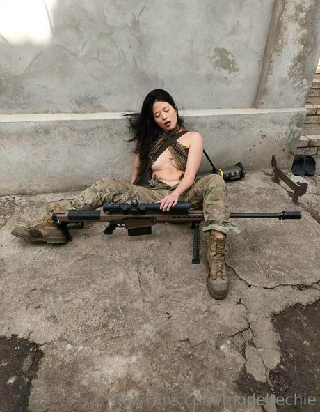 modeltechie pretty model pic