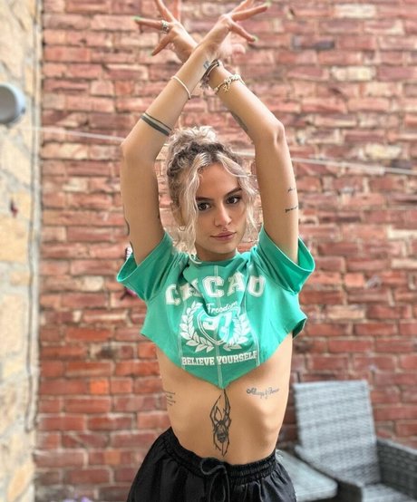 axalrnaed star adult pics