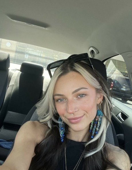 heh1112 naked actress pic