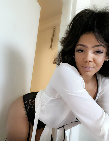 tokyoo model perfect pic