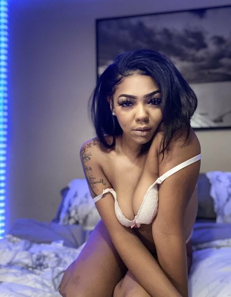 tokyoo erotic pornstar photo