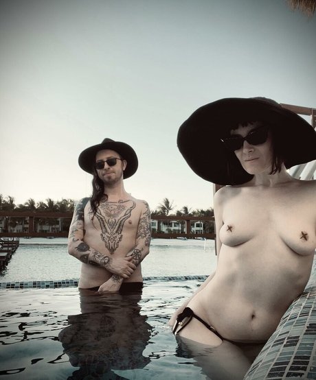 deathandecstasy adult actress img