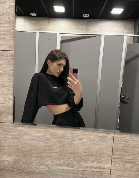 Leo Ahsoka pornstar naked archive