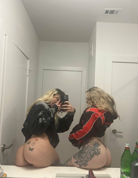 tattooed onlyfans erotic galleries