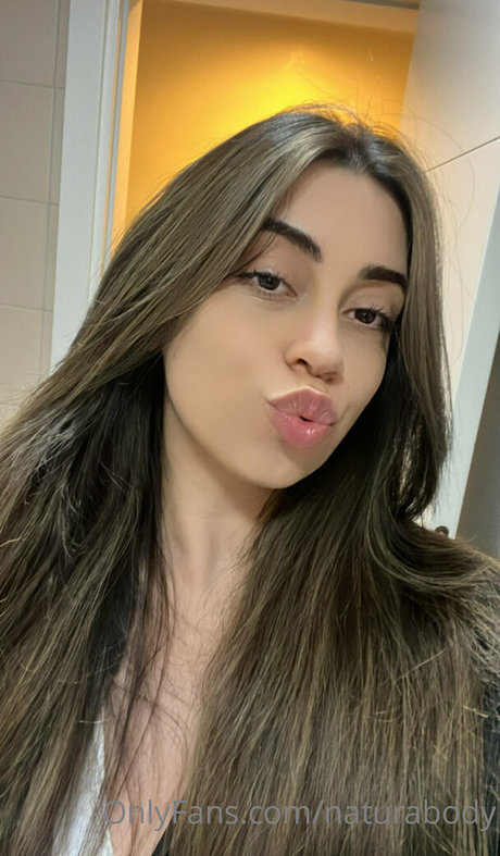 mervedamla beautiful actress image