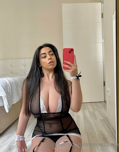 mervedamla star sex gallery