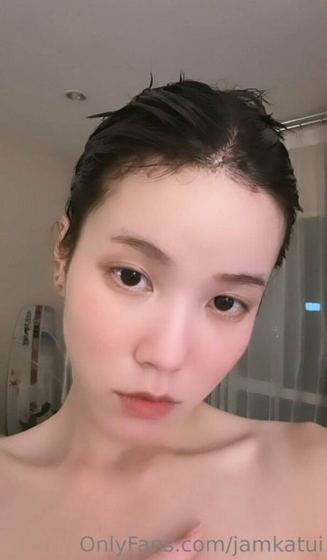 Katuuui nudes actress images