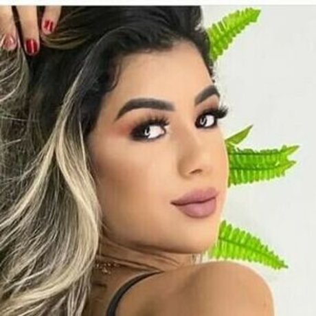 Gabrielly Lopes art star galleries