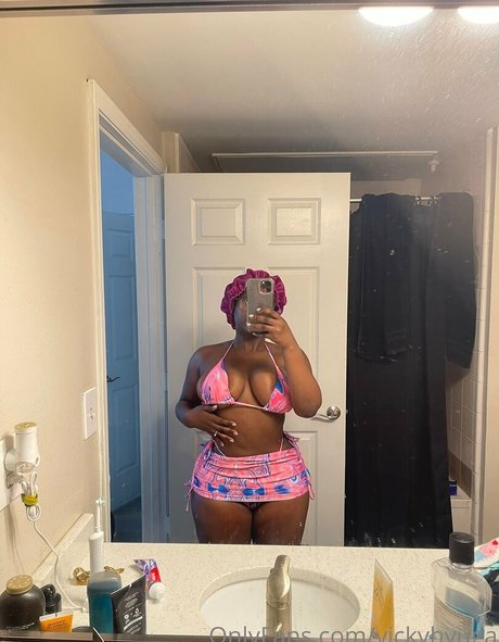 vickyhyuga erotic actress image