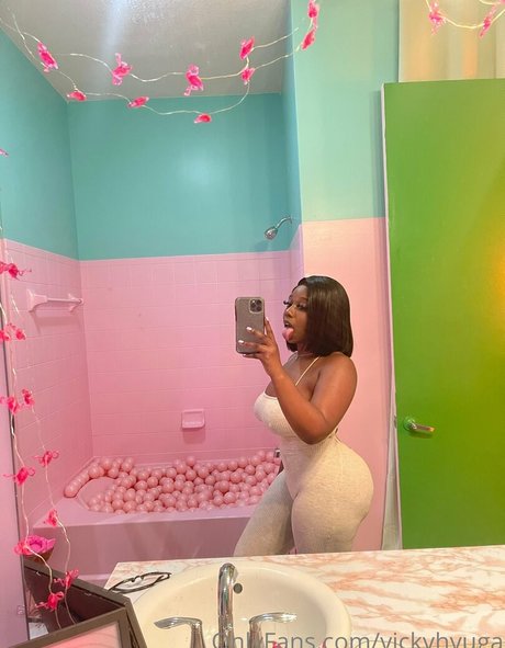 vickyhyuga adult model photos