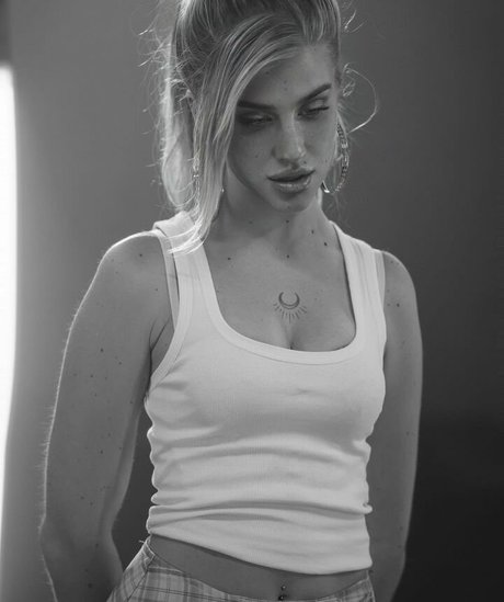 Samantha OT naked star photos