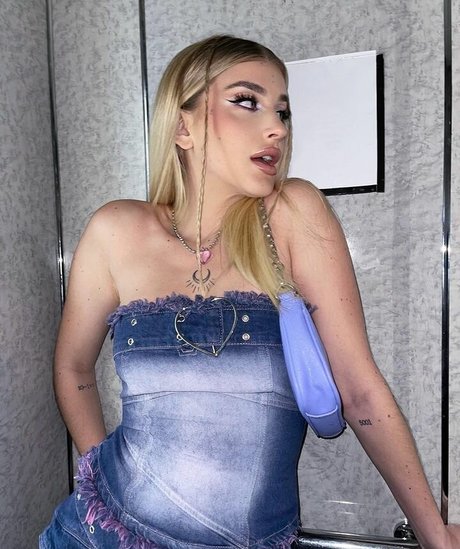 Samantha OT model perfect photos