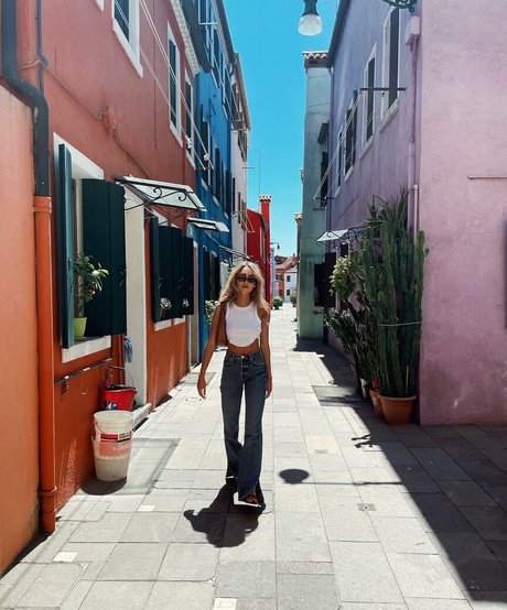 thick girls onlyfans erotic gallery