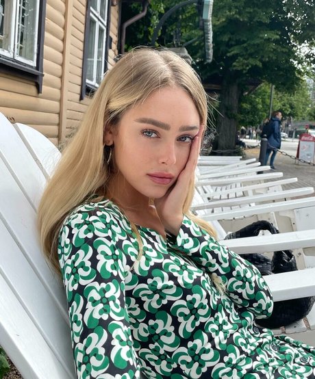 big dick shemale onlyfans naked gallery