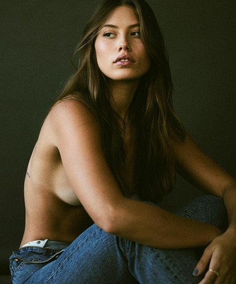 Yeela Frumkin star nude pic