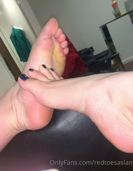 redtoesasian pornographic star pic