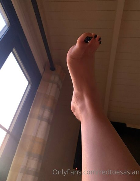 redtoesasian free star archive