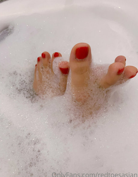 redtoesasian model sexy galleries