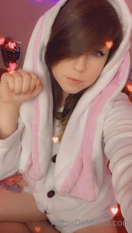 aphiademieuxpublic pornstar beautiful pic