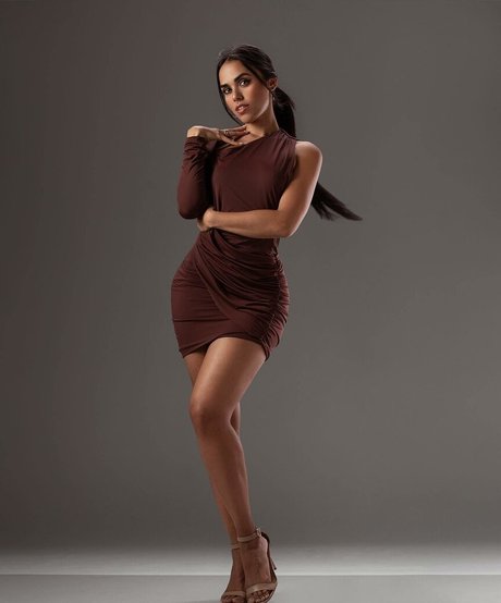 Griselle Menea hot star img