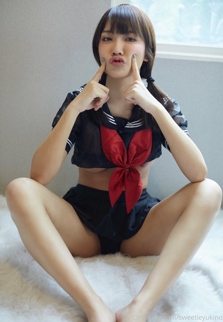 sweetieyukino model beautiful pictures