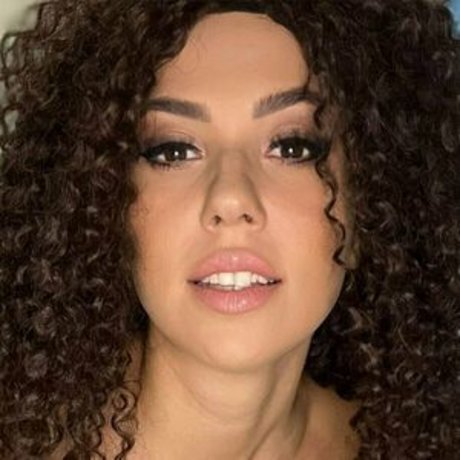 Aimee Cruz exclusive model pic