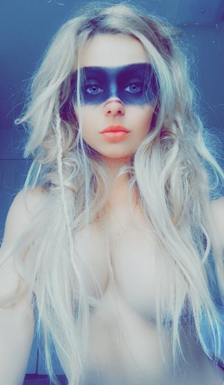 LilHerbLover sexy model pics