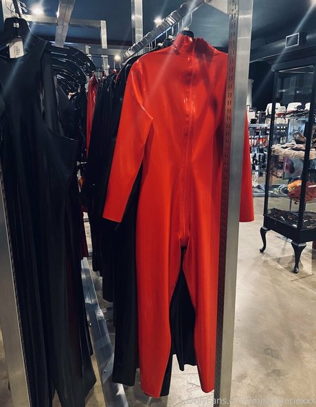 goth threesome onlyfans hot xxx images