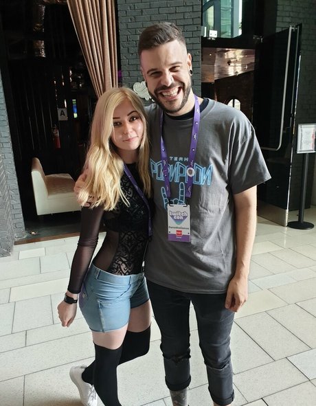 Purrluna nudes model photos