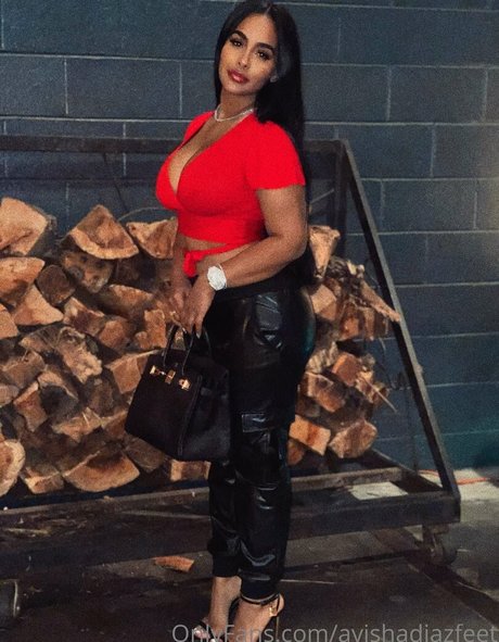 ayishadiazfeet star perfect picture