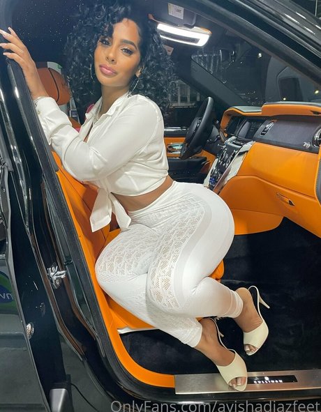 ayishadiazfeet beautiful star img