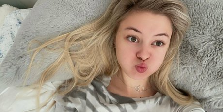 blonde shemale onlyfans porn images