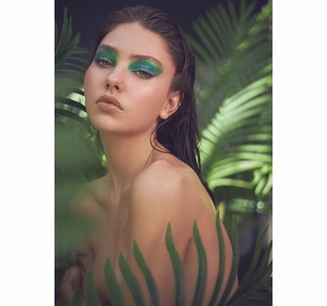 Eva Shakun sexy actress gallery