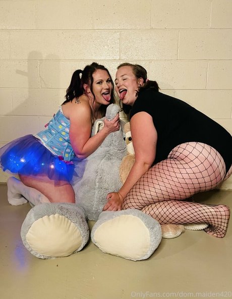 dom maiden420 sexy actress archive