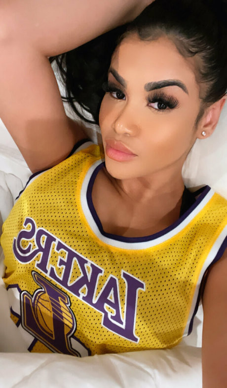 sheismichaela nice pornstar pic