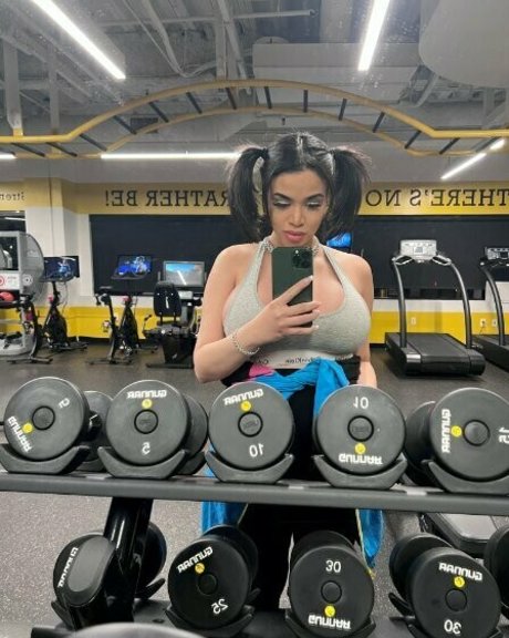 sheismichaela erotic actress picture