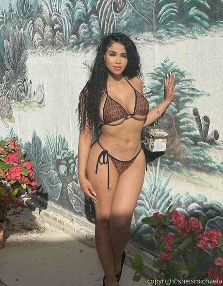 sheismichaela model photo