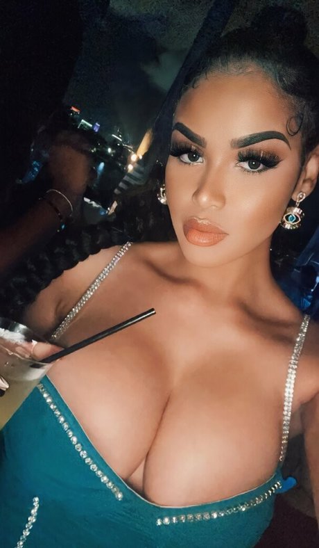 curvy nude onlyfans art nude picture