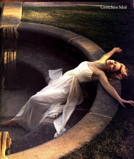 Gretchen Mol actress photo